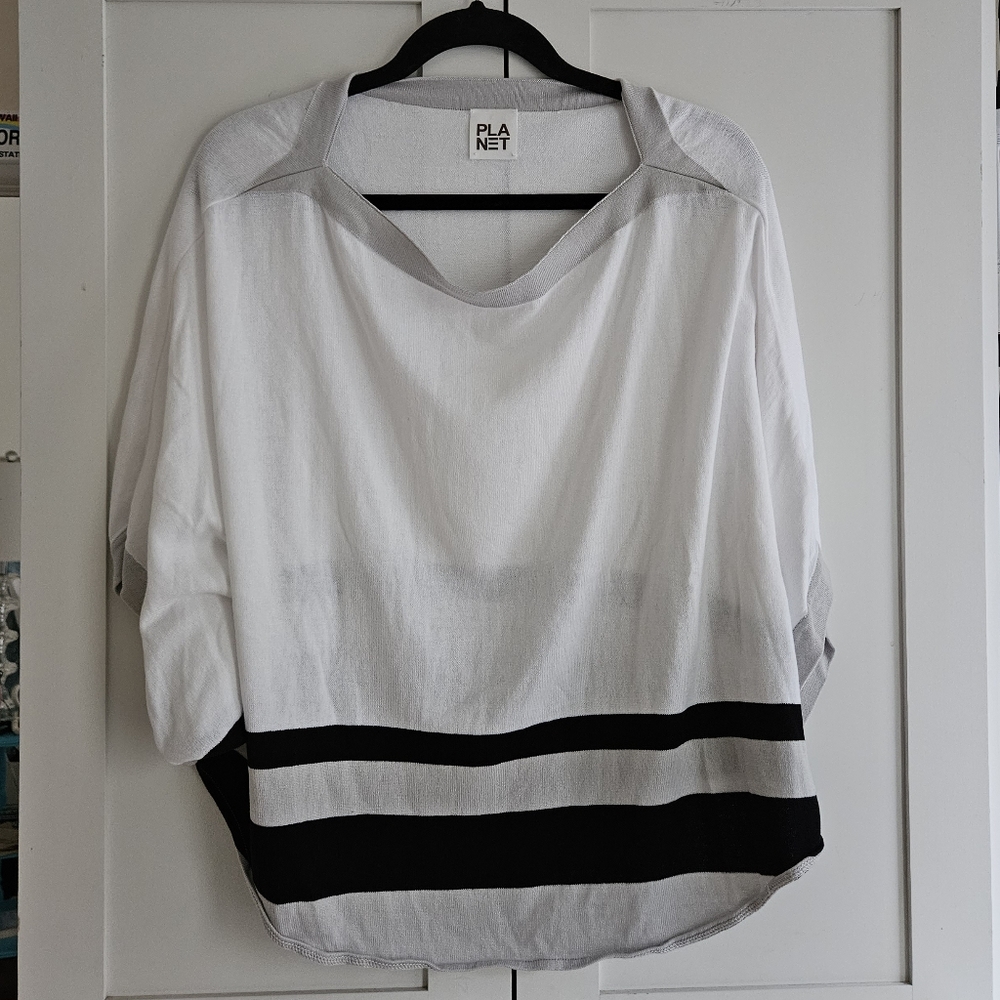 PLANET by Lauren G Assimetrical Sweater Top - one size fits most - Picture 2 of 9
